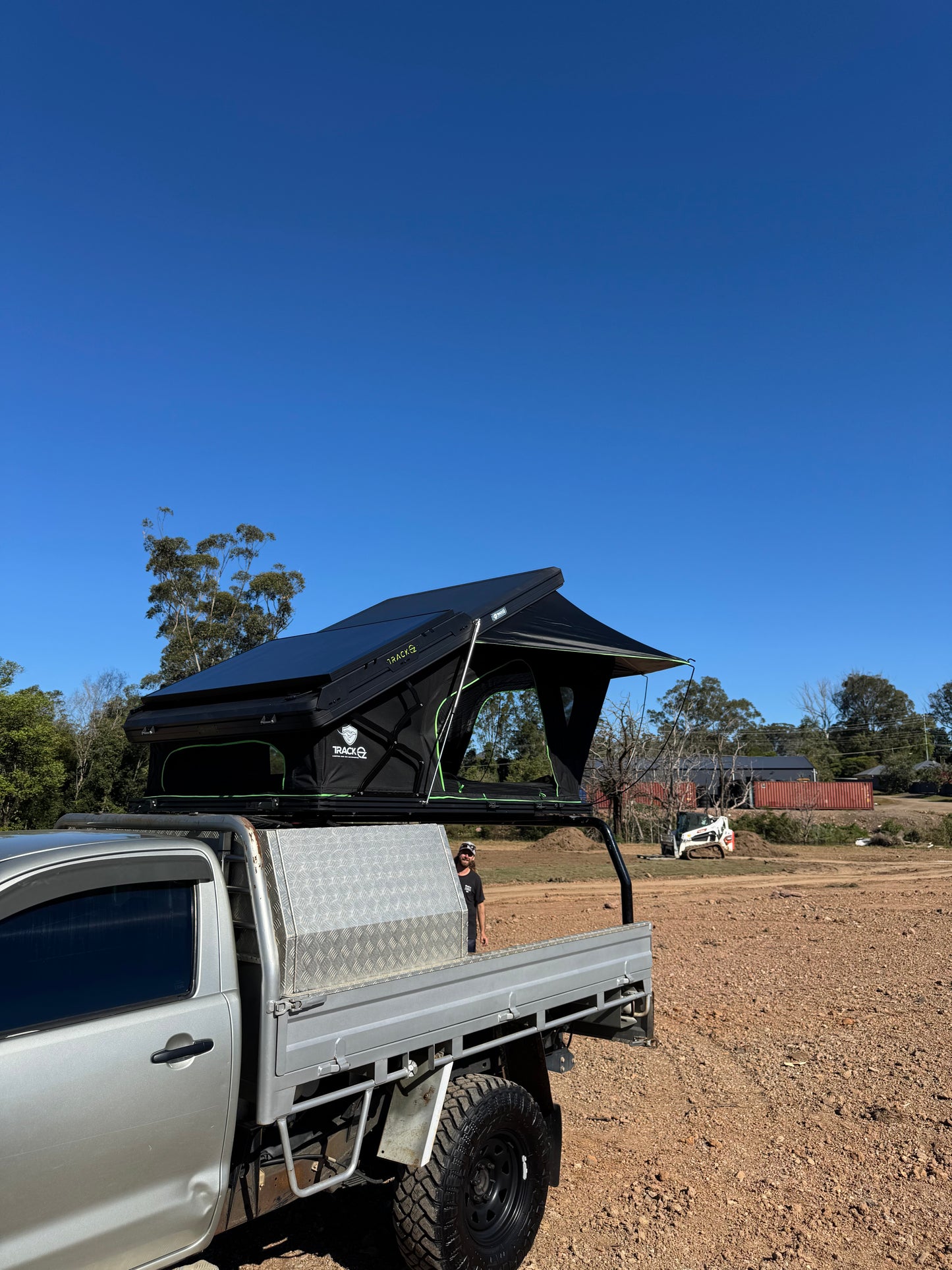 Deposit Pre Order - TrackOz X Hinge Rooftop Tent – Green Trim Edition