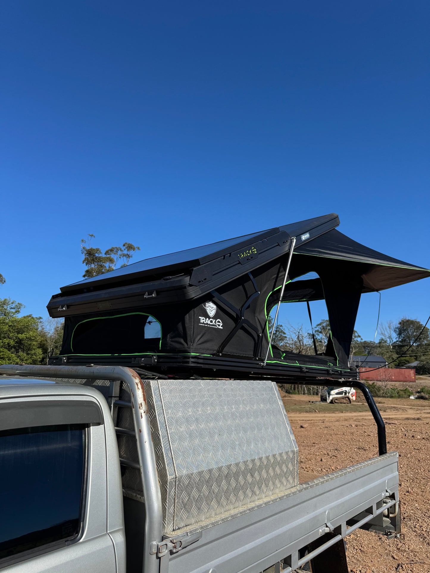 Deposit Pre Order - TrackOz X Hinge Rooftop Tent – Green Trim Edition