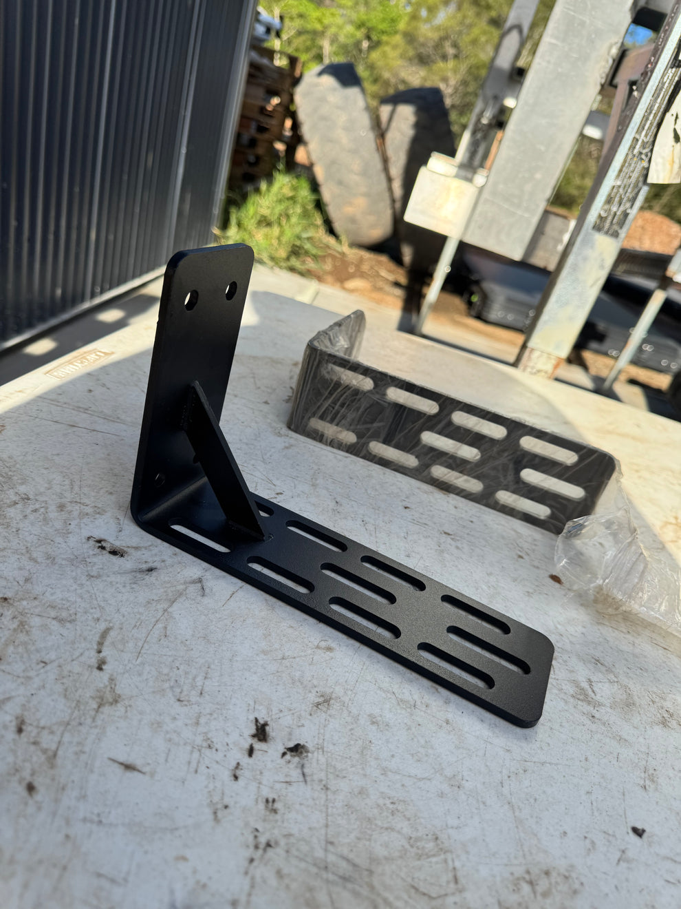 Universal L Brackets – Awning Connection Mounts – TrackOz