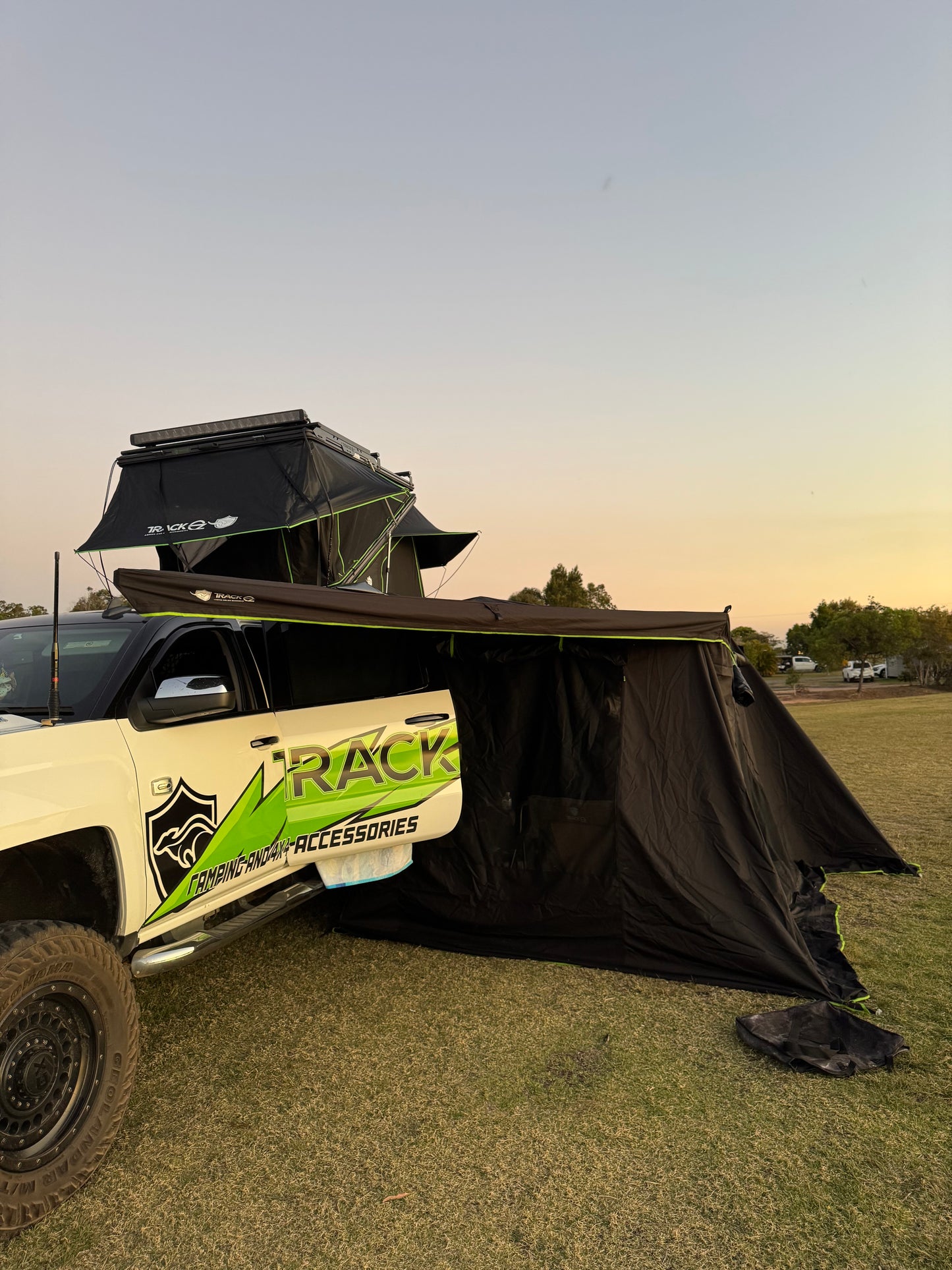 Track Oz Humble Abode Detachable Awning Room