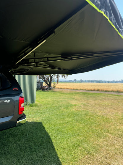 270 Extra Large Freestanding Awning With Zip Entry