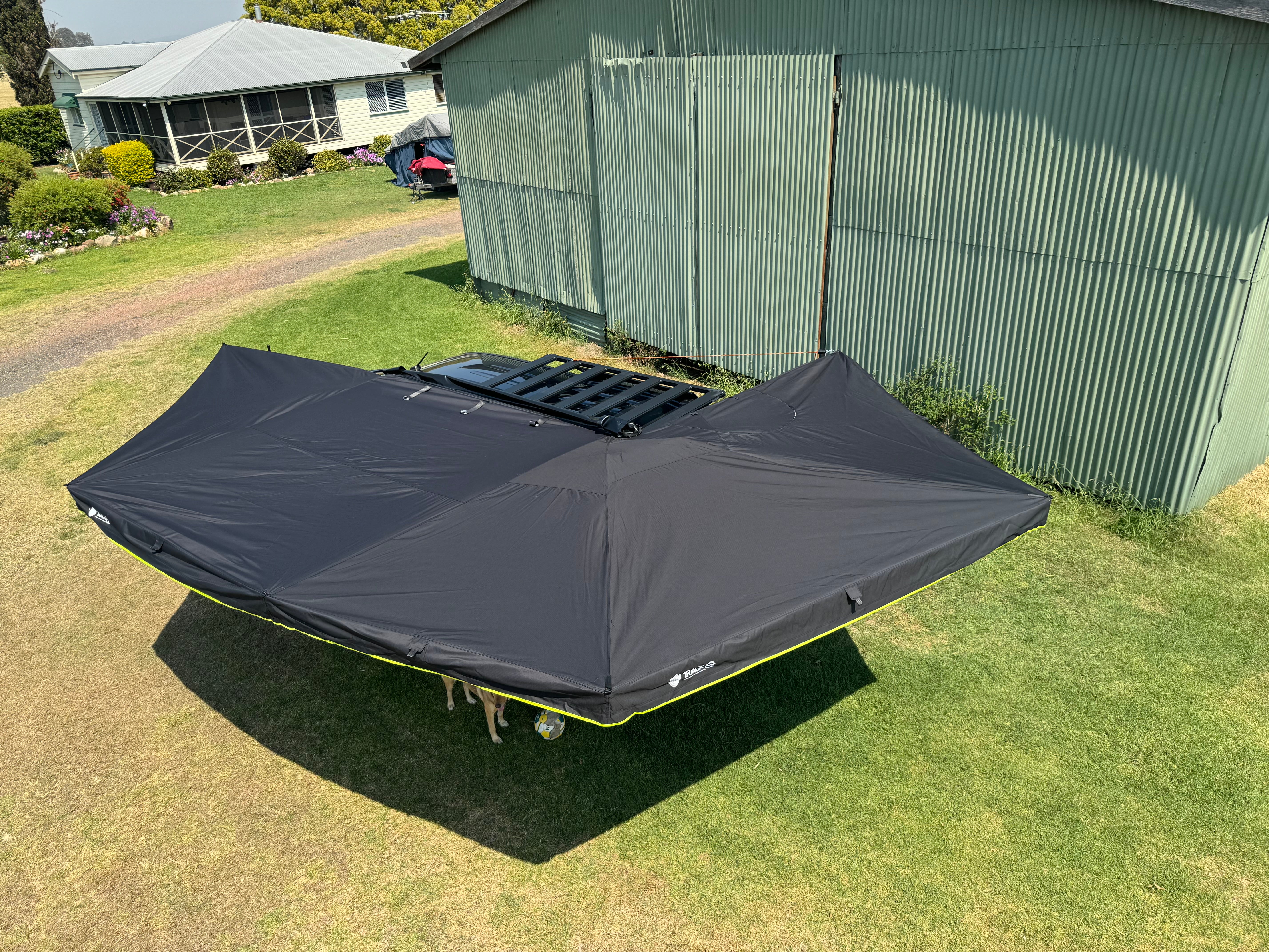 270 Extra Large Freestanding Awning With Zip Entry – TrackOz