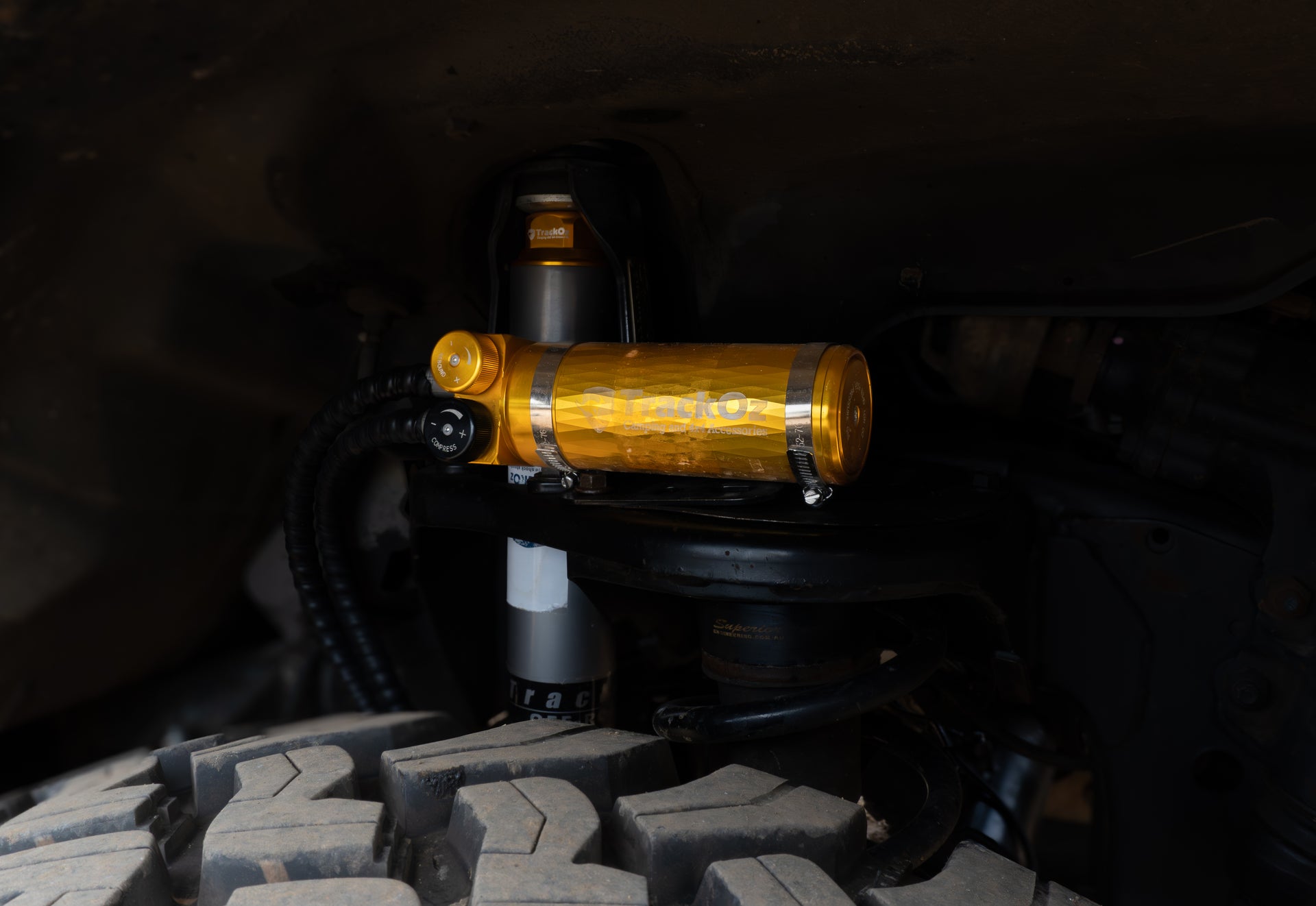 TrackOz Racing Shocks – Dachzelt-Zubehör kaufen bei Rooftop Tents Europe